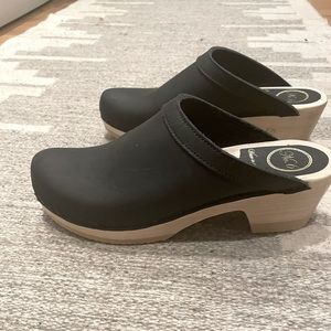 COPY - Brand new No 6 contour clogs on medium base- size 40